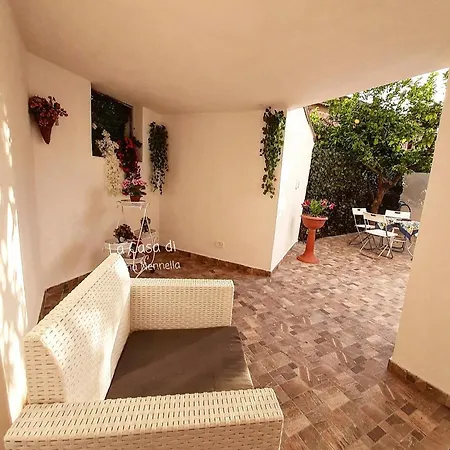 アパート La Casa Di Nonna Nennella サンタ・マリア・ディ・カステッラバーテ